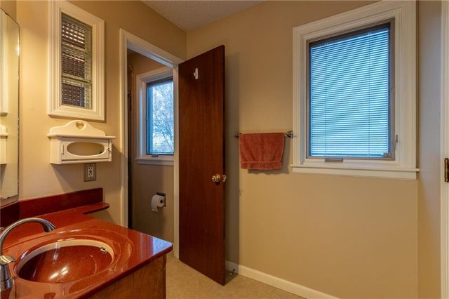 316 Tallgrass Drive, Lawrence, KS 66049