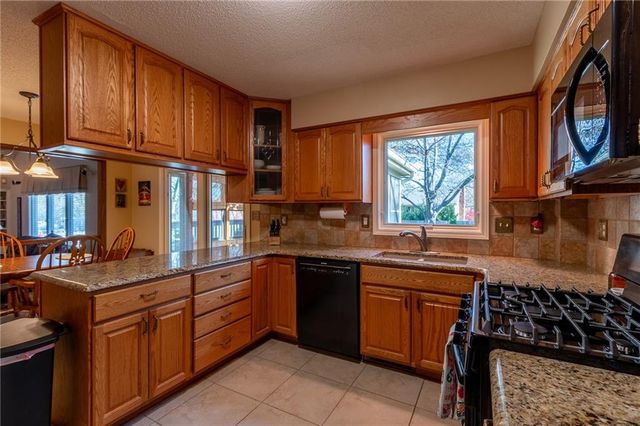 316 Tallgrass Drive, Lawrence, KS 66049