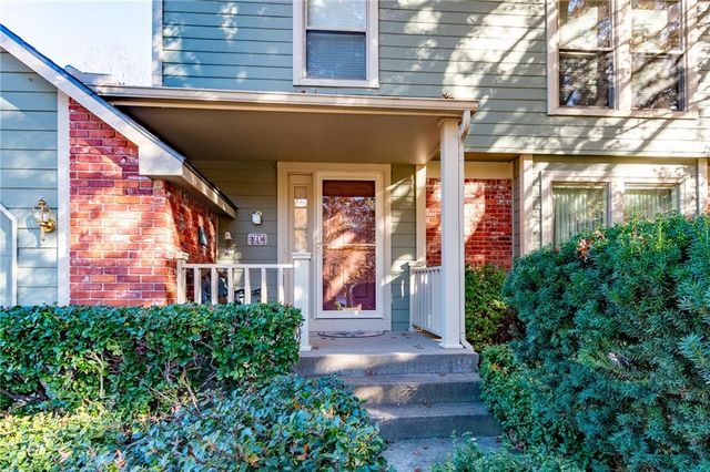 316 Tallgrass Drive, Lawrence, KS 66049