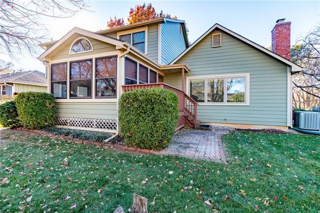 316 Tallgrass Drive, Lawrence, KS 66049