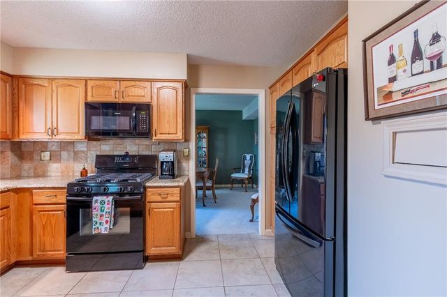 316 Tallgrass Drive, Lawrence, KS 66049