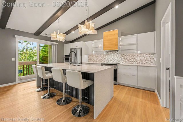 5076 Harbor Oak Drive, Waterford Charter Township, MI 48329