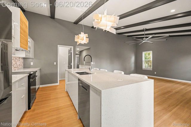 5076 Harbor Oak Drive, Waterford Charter Township, MI 48329