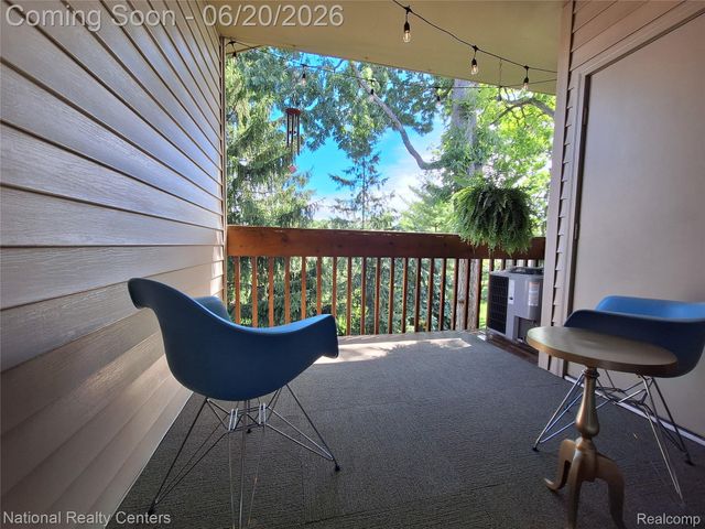 5076 Harbor Oak Drive, Waterford Charter Township, MI 48329
