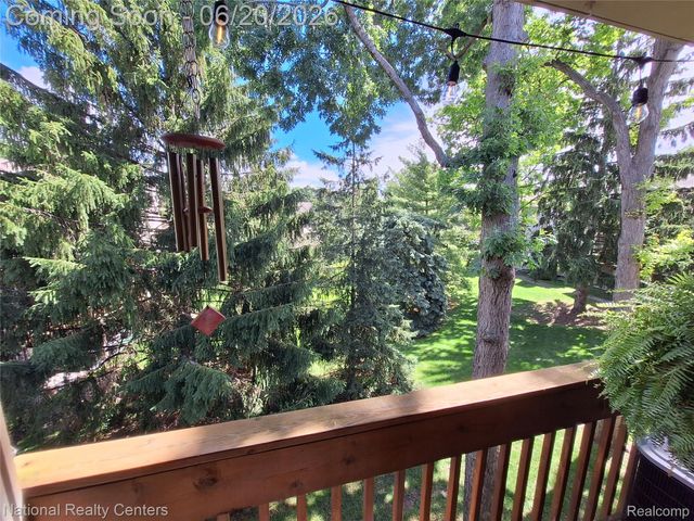 5076 Harbor Oak Drive, Waterford Charter Township, MI 48329