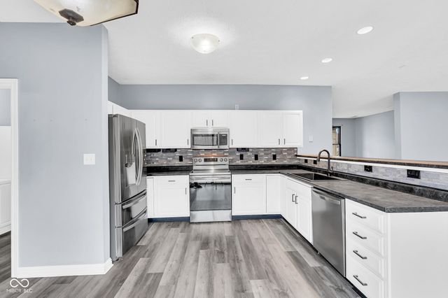 1821 Spring Beauty Drive, Avon, IN 46123