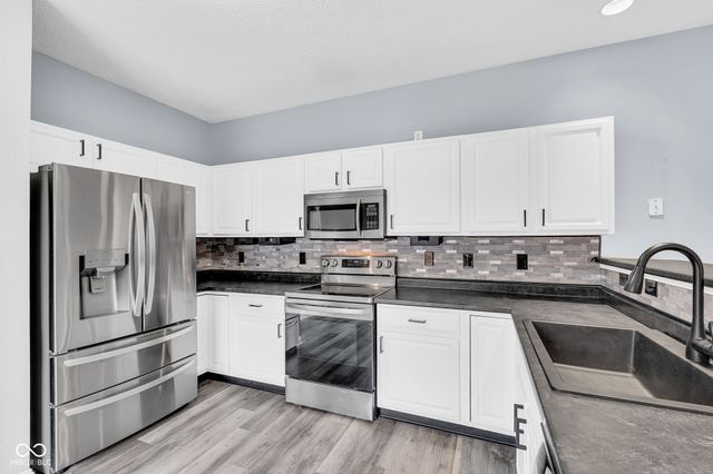 1821 Spring Beauty Drive, Avon, IN 46123