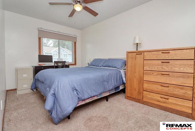 230 Parkside Lane, Lincoln, NE 68521