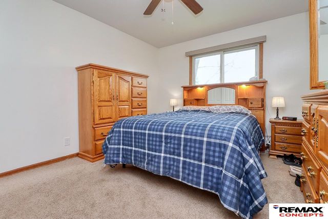 230 Parkside Lane, Lincoln, NE 68521