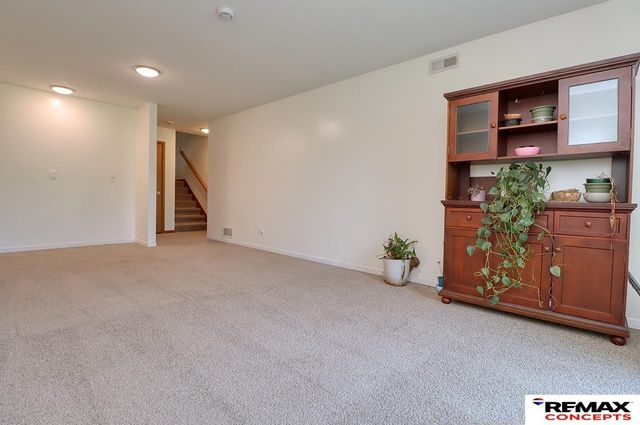 230 Parkside Lane, Lincoln, NE 68521
