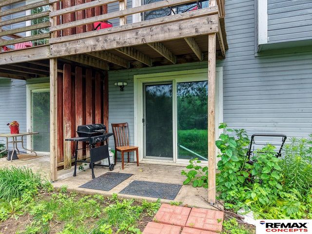 230 Parkside Lane, Lincoln, NE 68521