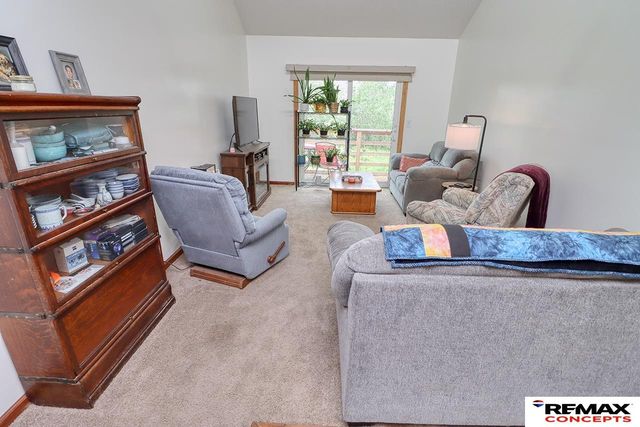 230 Parkside Lane, Lincoln, NE 68521