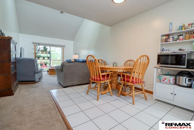 230 Parkside Lane, Lincoln, NE 68521