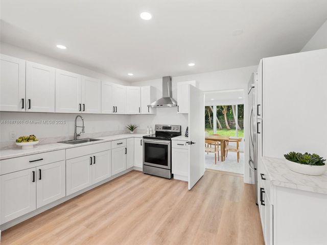 1135 N Andrews Ave, Fort Lauderdale, FL 33311