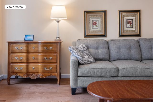 120 E 90th St Apt 2A, New York City, NY 10128