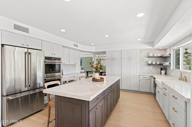 7031 N PERRYVILLE Road, Waddell, AZ 85355
