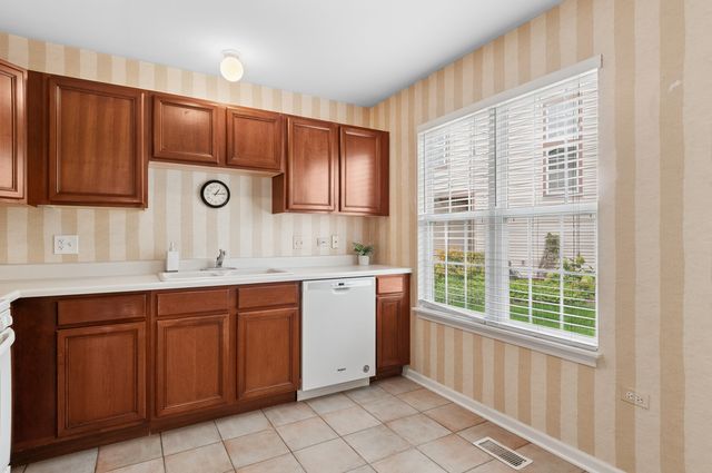 2911 Bartlett Court 104, Naperville, IL 60564