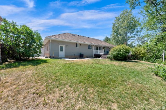 2137 E SUMMERWOOD DR, Layton, UT 84040