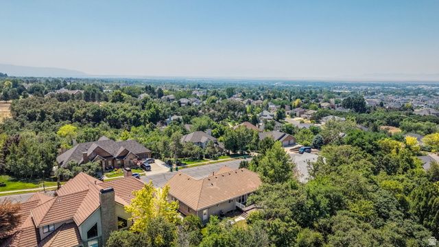 2137 E SUMMERWOOD DR, Layton, UT 84040