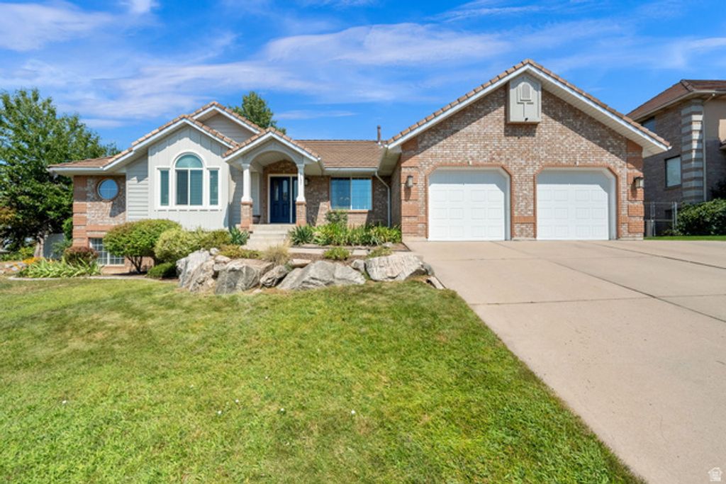 2137 E SUMMERWOOD DR, Layton, UT 84040