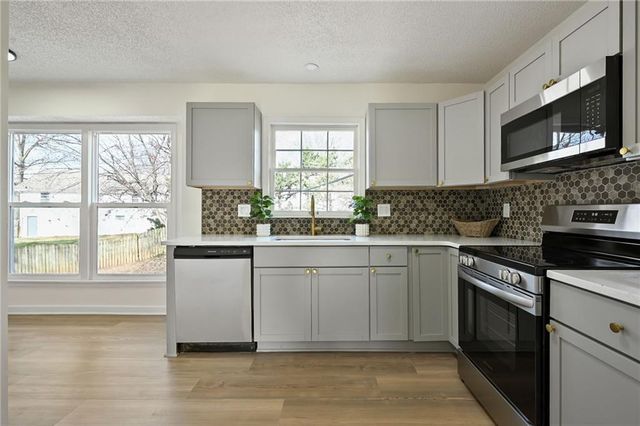 11028 Cypress Avenue, Kansas City, MO 64137