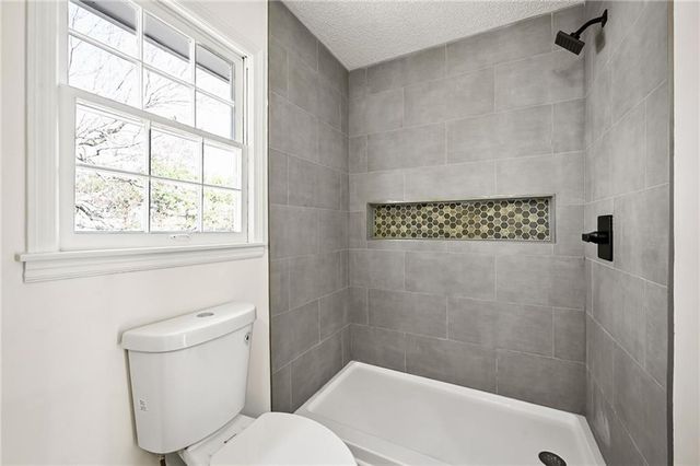 11028 Cypress Avenue, Kansas City, MO 64137