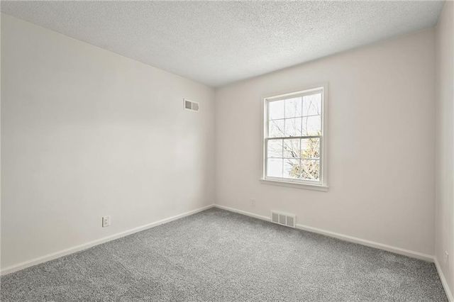 11028 Cypress Avenue, Kansas City, MO 64137