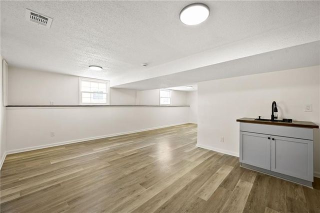 11028 Cypress Avenue, Kansas City, MO 64137