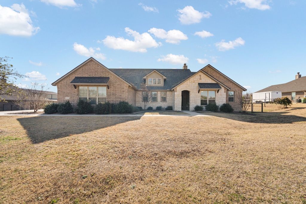1128 Highland Road, Springtown, TX 76082