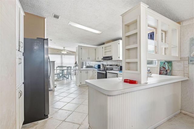 3125 SHORT LEAF STREET, Wesley Chapel, FL 33543