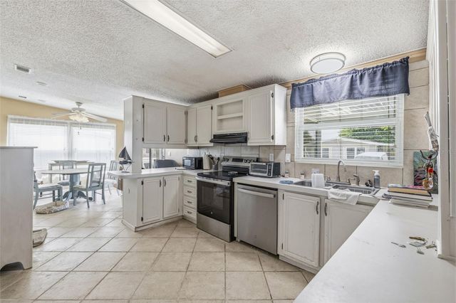 3125 SHORT LEAF STREET, Wesley Chapel, FL 33543