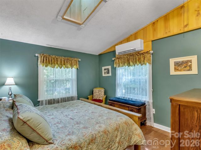 20 Seminole Drive, Maggie Valley, NC 28751