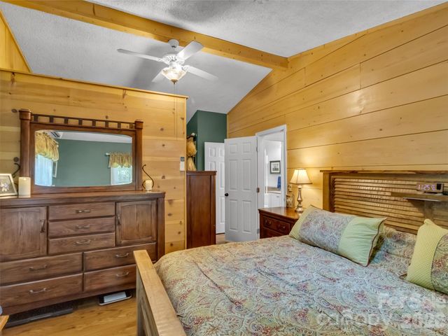 20 Seminole Drive, Maggie Valley, NC 28751