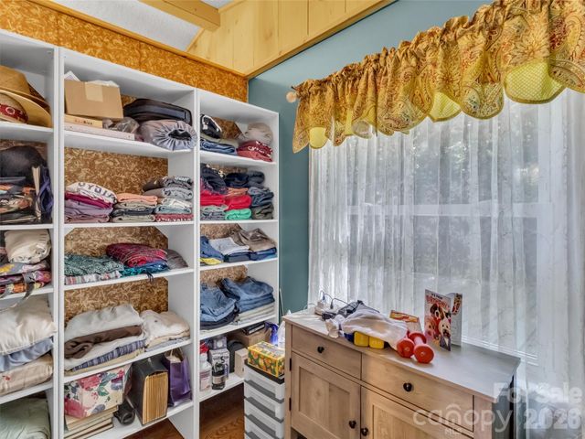 20 Seminole Drive, Maggie Valley, NC 28751