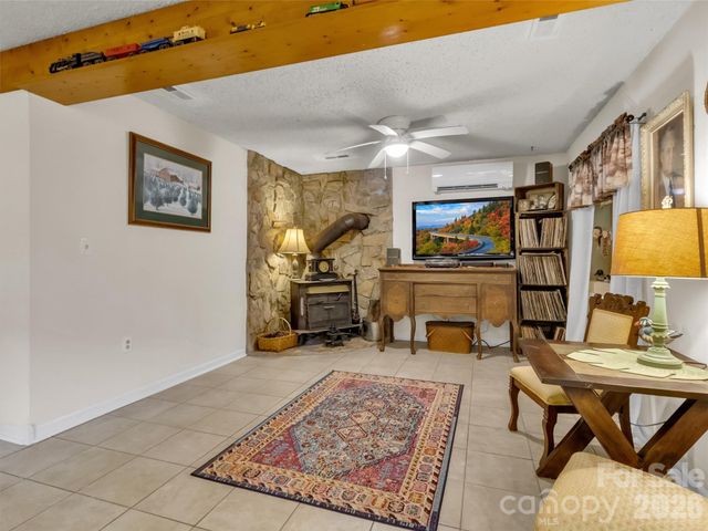 20 Seminole Drive, Maggie Valley, NC 28751