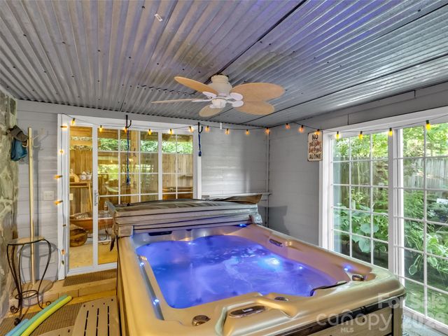 20 Seminole Drive, Maggie Valley, NC 28751