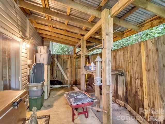 20 Seminole Drive, Maggie Valley, NC 28751