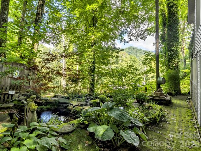 20 Seminole Drive, Maggie Valley, NC 28751