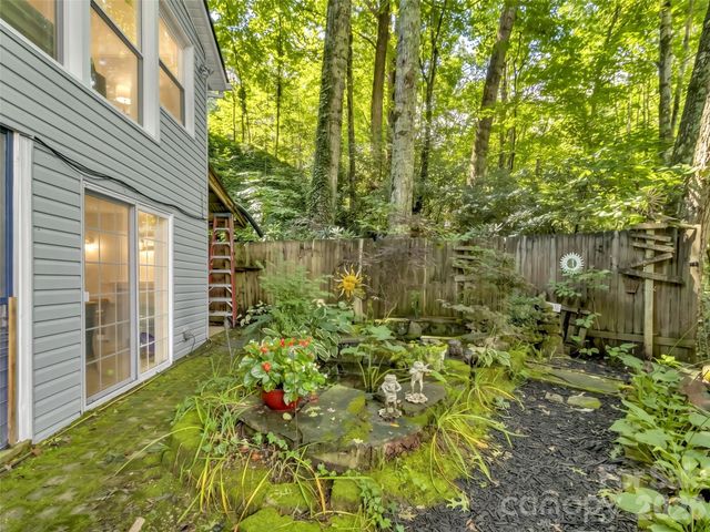 20 Seminole Drive, Maggie Valley, NC 28751
