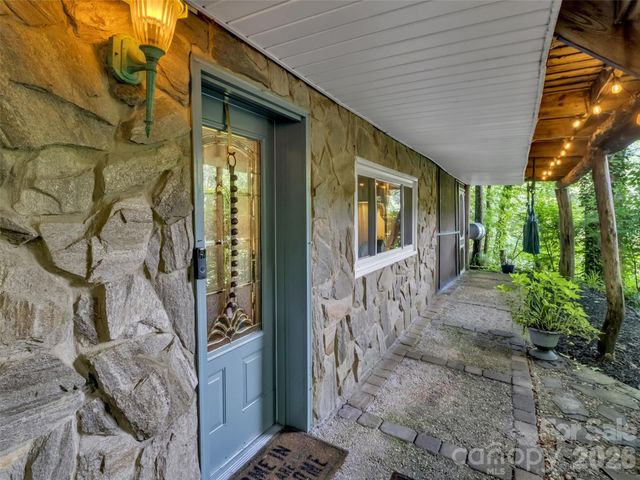 20 Seminole Drive, Maggie Valley, NC 28751
