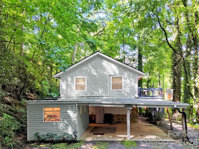 20 Seminole Drive, Maggie Valley, NC 28751