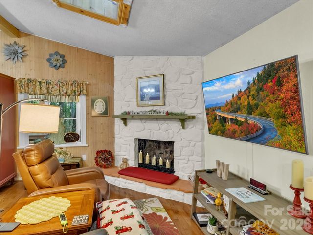 20 Seminole Drive, Maggie Valley, NC 28751
