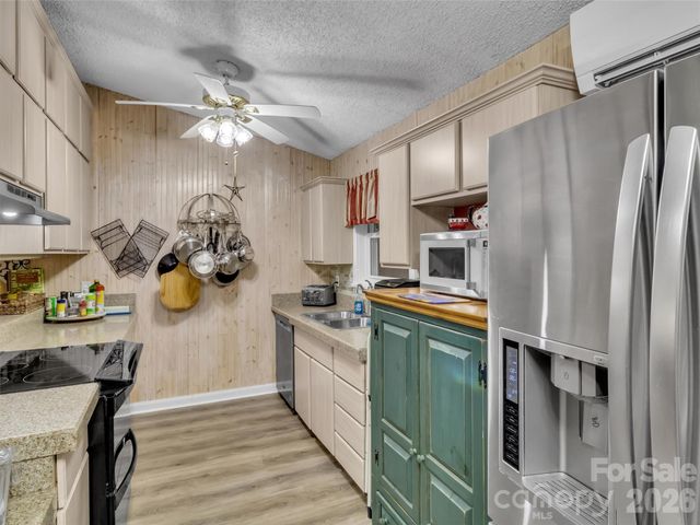 20 Seminole Drive, Maggie Valley, NC 28751