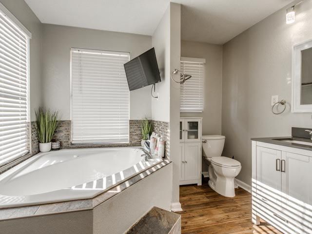 9920 Cottonwood Drive, Newalla, OK 74857