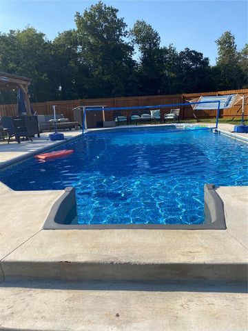 9920 Cottonwood Drive, Newalla, OK 74857