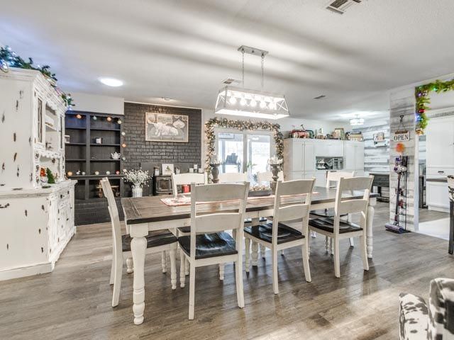 9920 Cottonwood Drive, Newalla, OK 74857