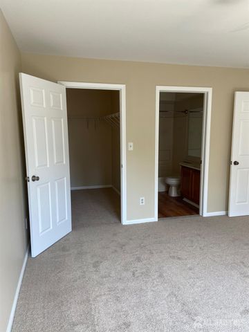224 Waterford Drive, Edison, NJ 08817