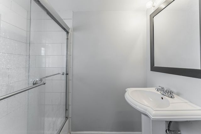 2116 S 21st Avenue, Broadview, IL 60155