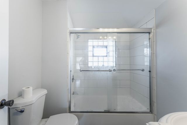 2116 S 21st Avenue, Broadview, IL 60155