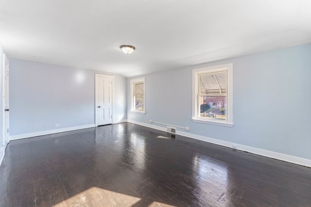 2116 S 21st Avenue, Broadview, IL 60155